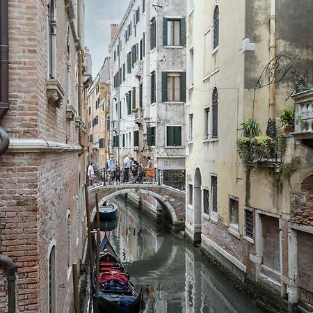 Gondola Luxury - Campo Santi Filippo E Giacomo By Wonderful Italy Venedik Dış mekan fotoğraf